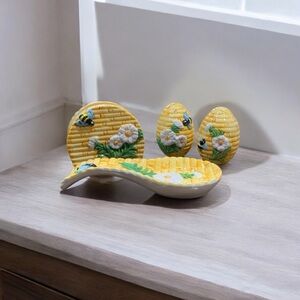 Vintage Bee and flower themed salt/pepper shakers, napkin holder and spoon rest